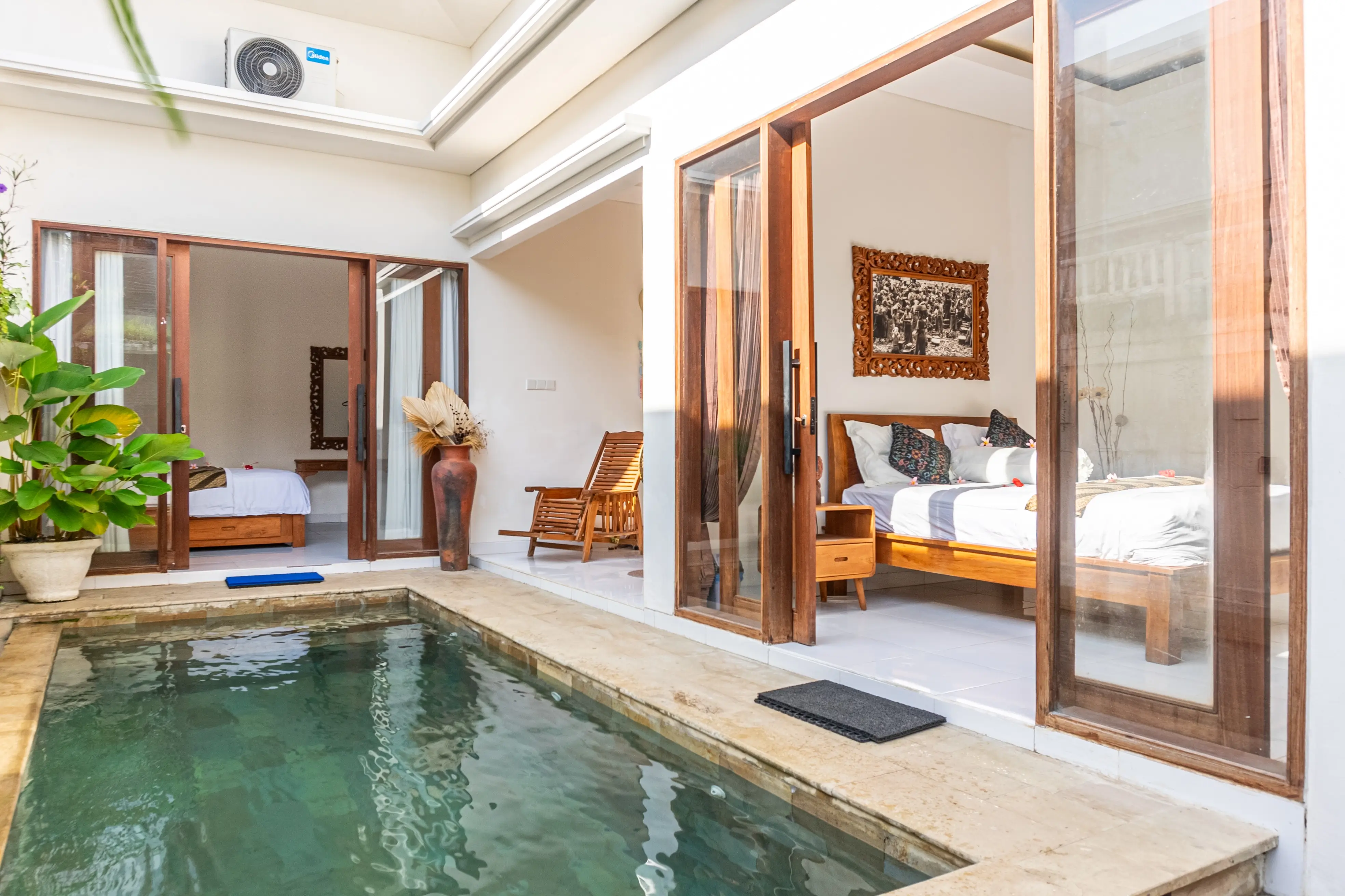 Indoor/outdoor bathroom