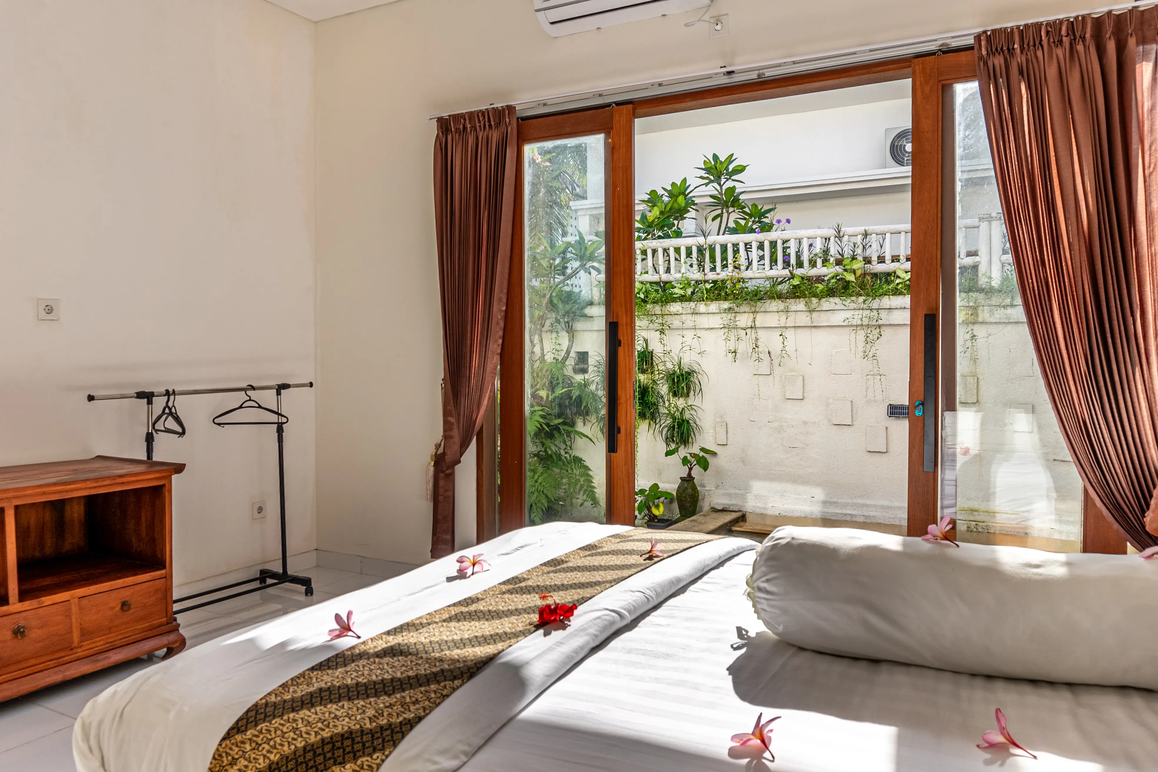 Luxury bedroom with canopy