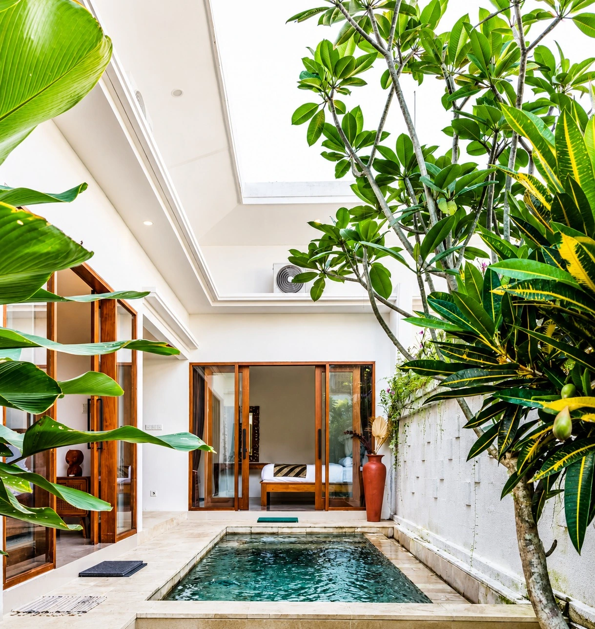 Luxury bedroom with canopy